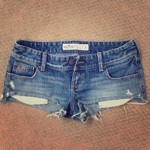 Hollister Low-Rise Denim Short-Shorts — SIZE 3